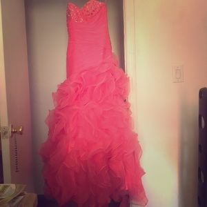 I am selling a dress